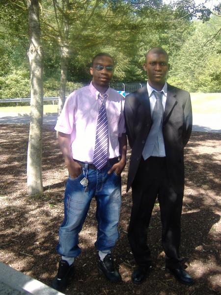 MG AND EN PERSONNE