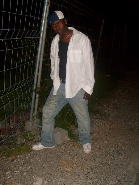 BAYLA EN PERSONNE